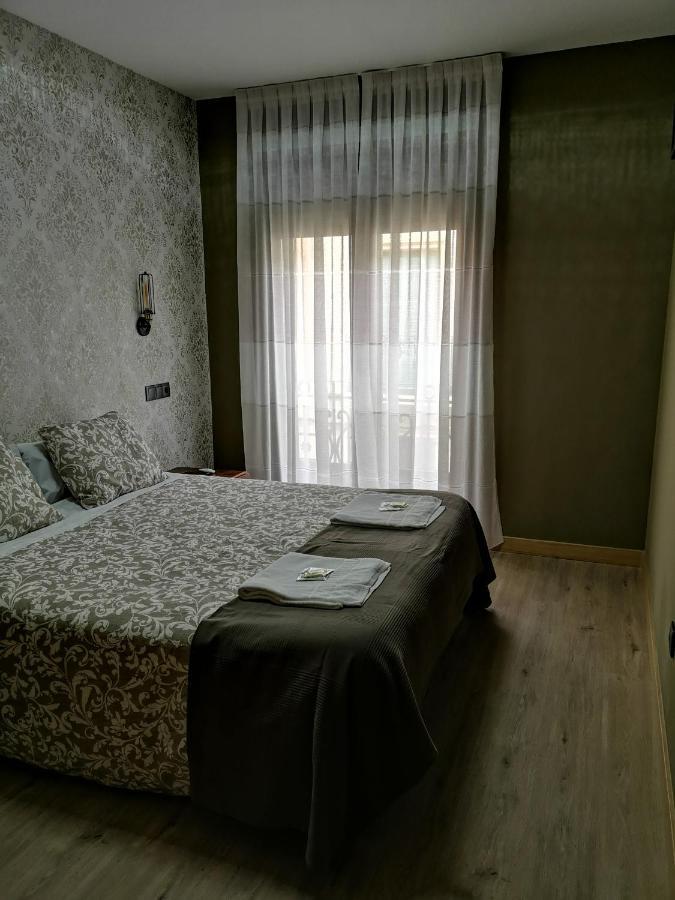 Hostal Juan Bravo Segovia Exterior photo